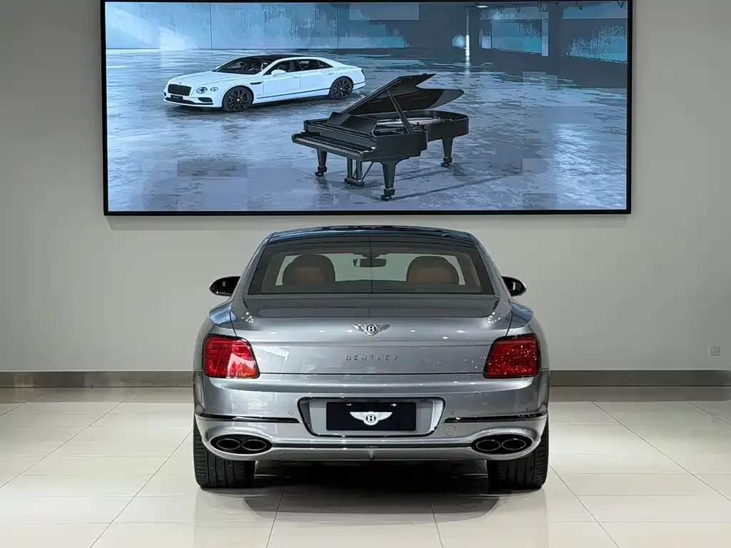 Bentley Flying Spur — фото 4