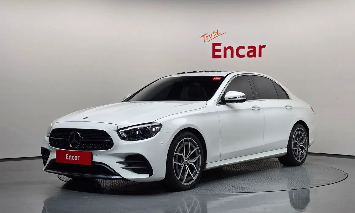 Mercedes-Benz E-Class — фото 1