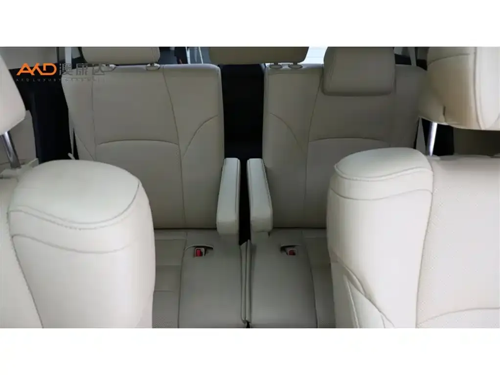Toyota Alphard — фото 4