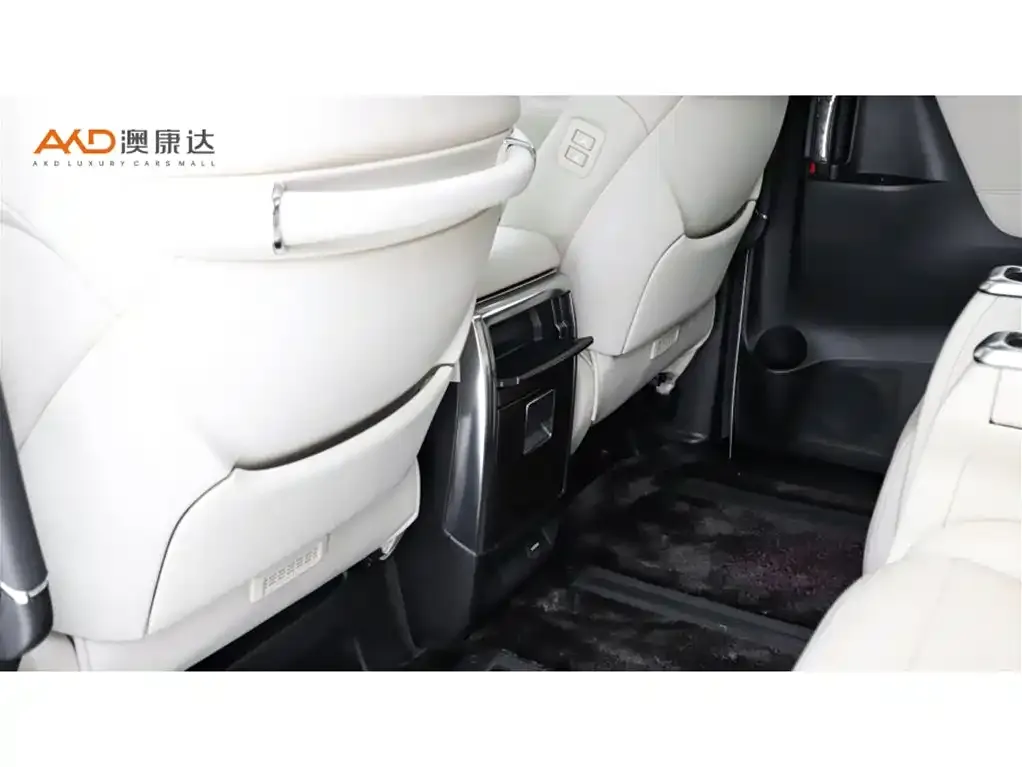 Toyota Alphard — фото 8