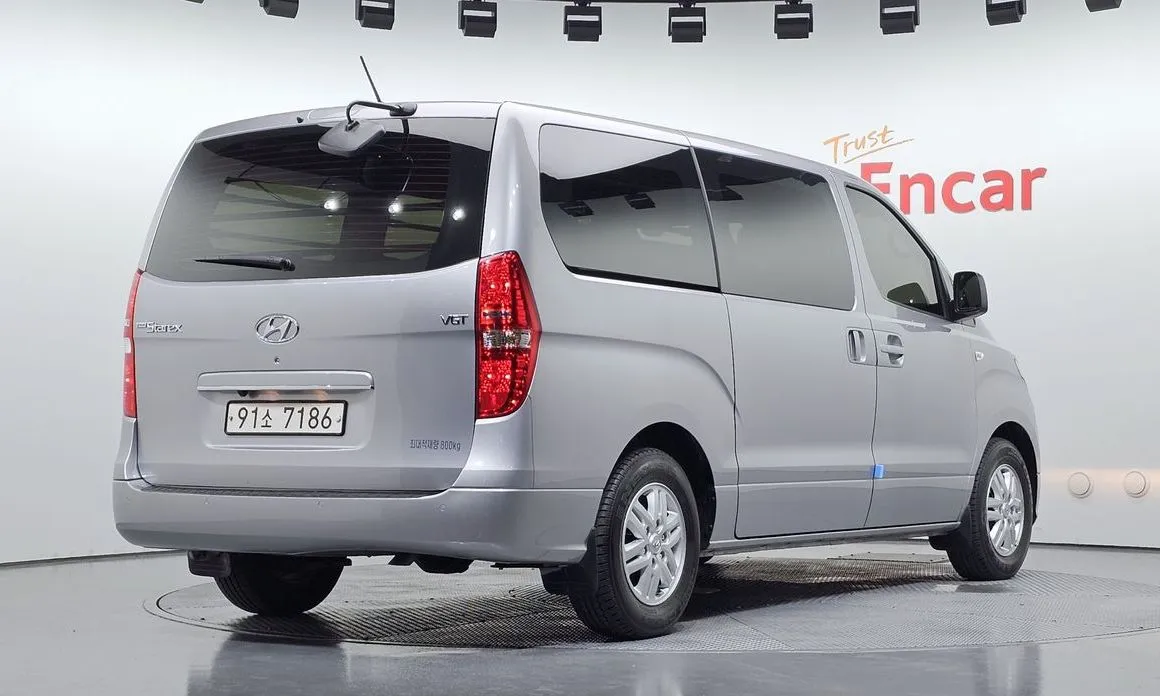 Hyundai Starex — фото 5