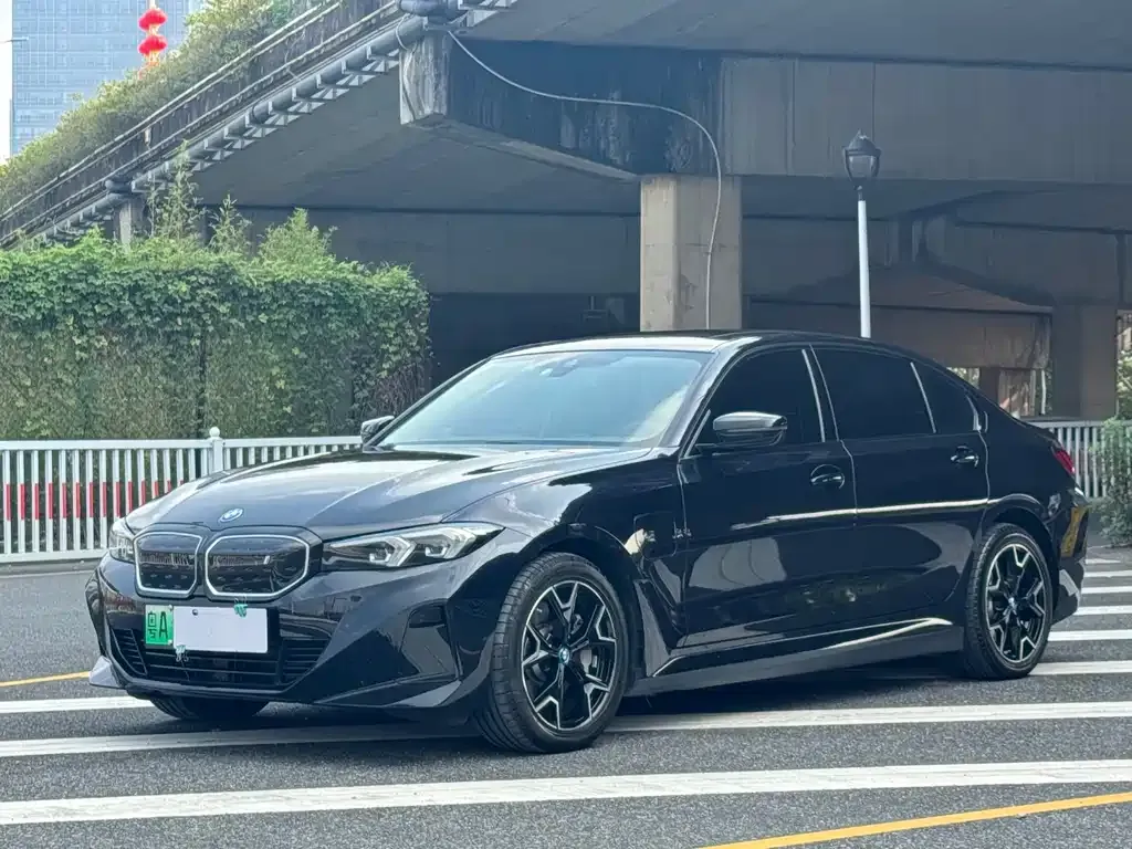 BMW i3 — фото 1