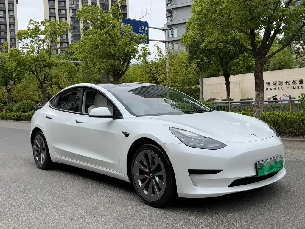 Tesla Model 3 — фото 5