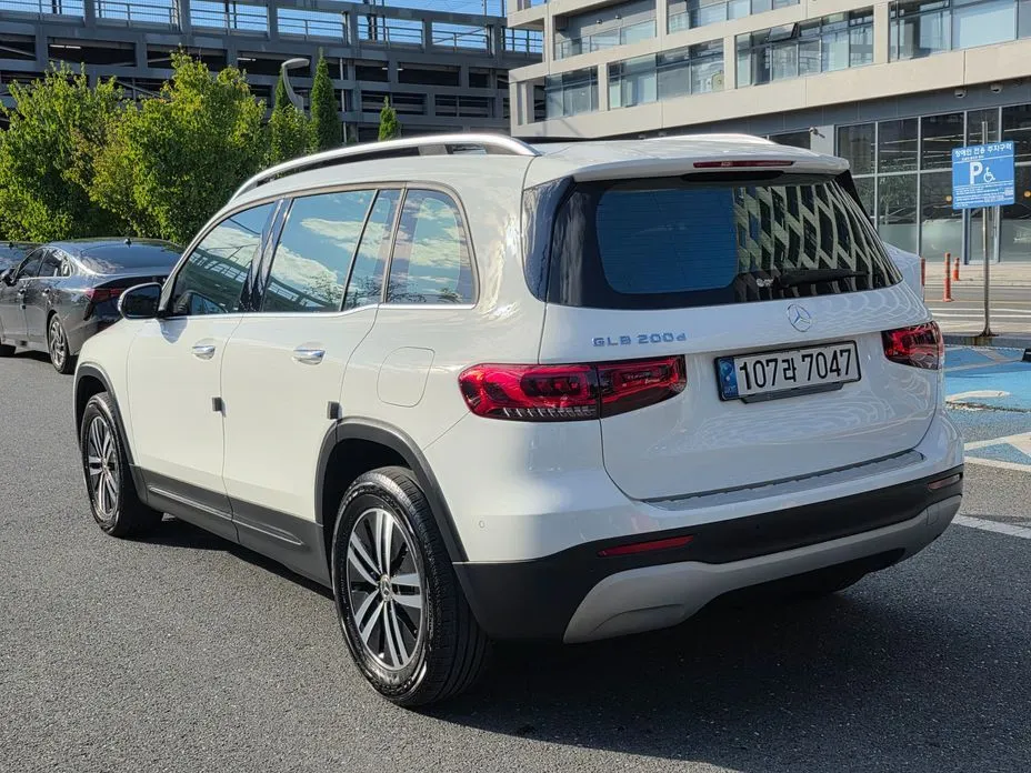Mercedes-Benz GLB-Class — фото 8
