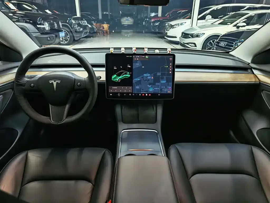 Tesla Model 3 — фото 2