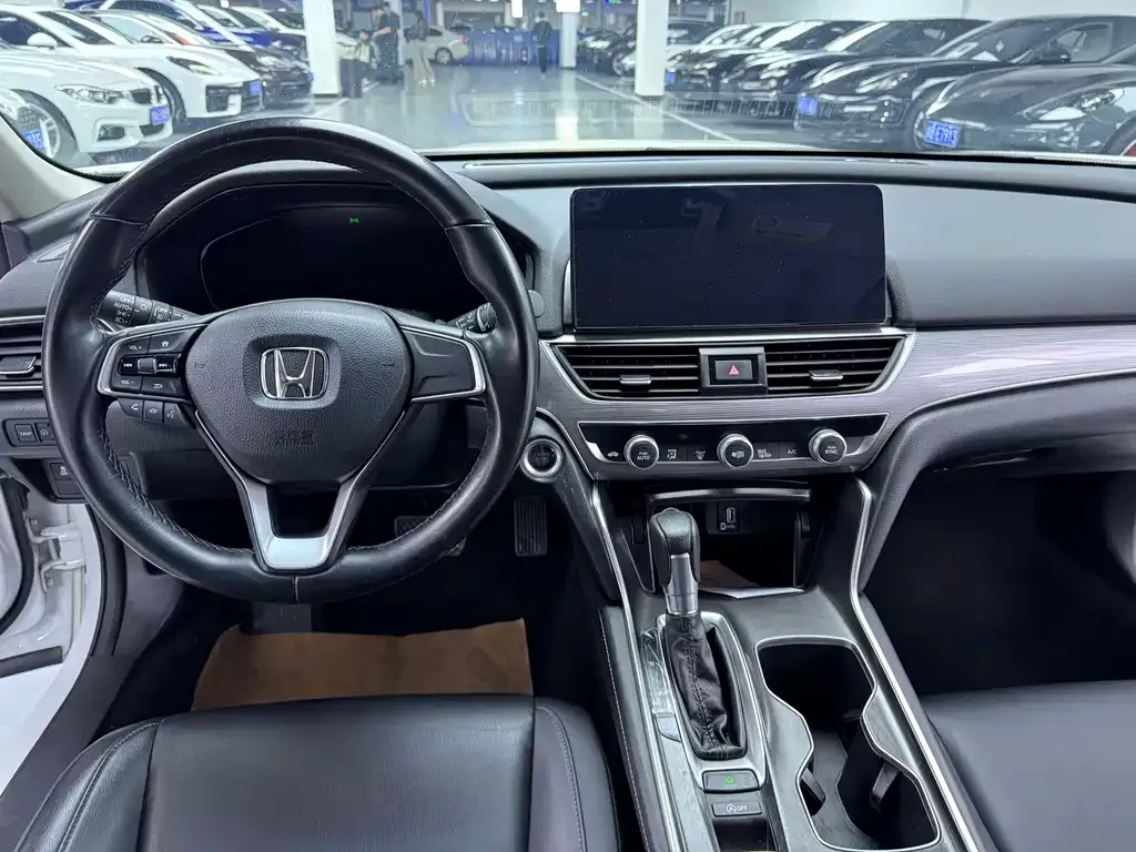 Honda Accord — фото 7