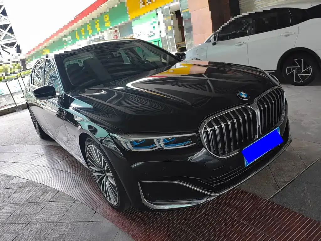 BMW 7 Series — фото 10