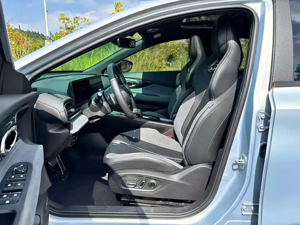 GAC Motor Shadow Leopard — фото 5