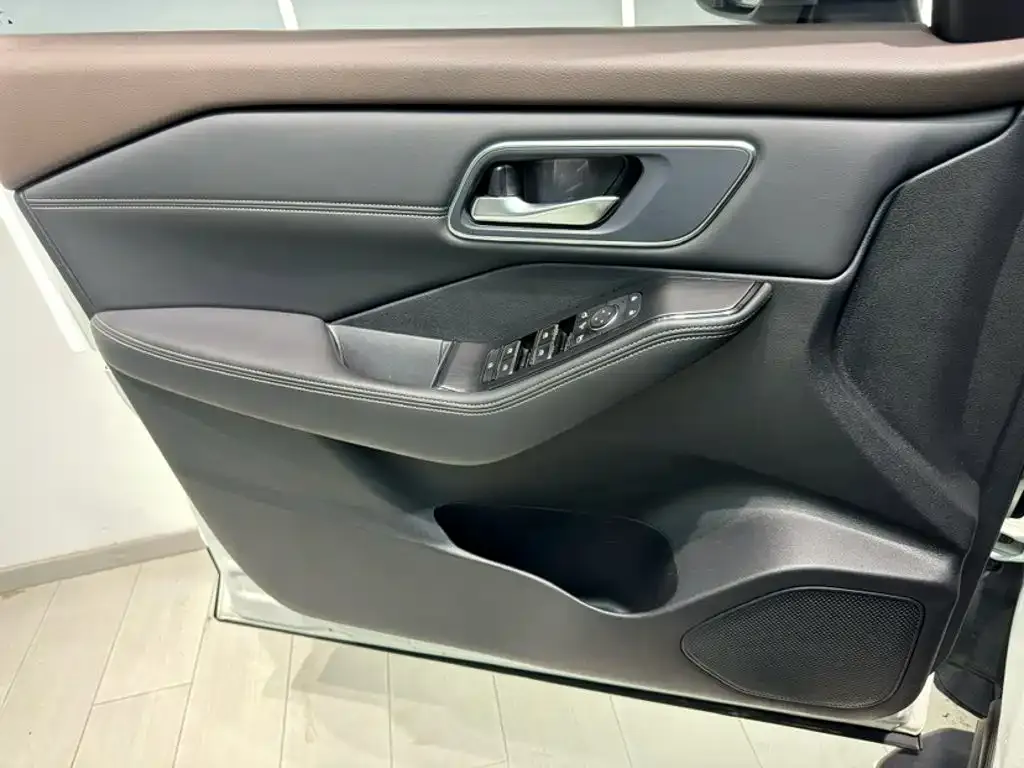 Nissan X-Trail — фото 10