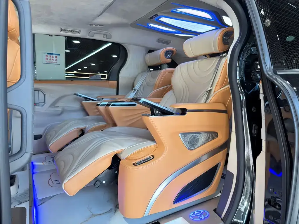 Toyota Sienna — фото 4