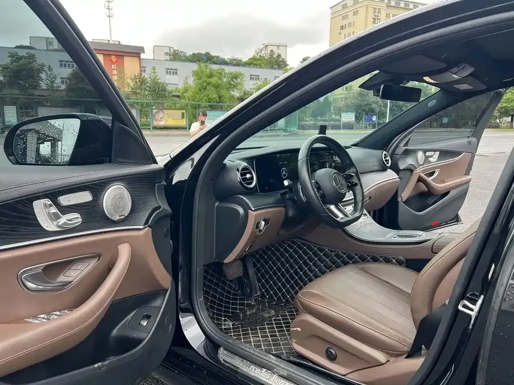 Mercedes-Benz E-Class (Import) — фото 4