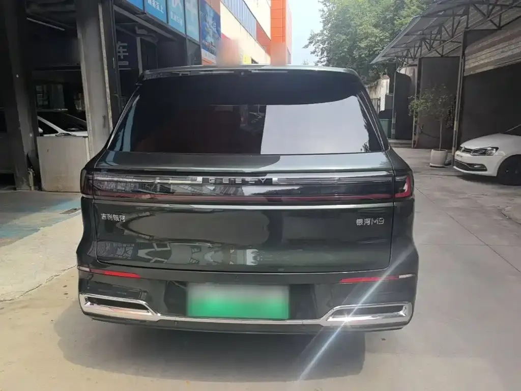 Geely Galaxy M9 — фото 10