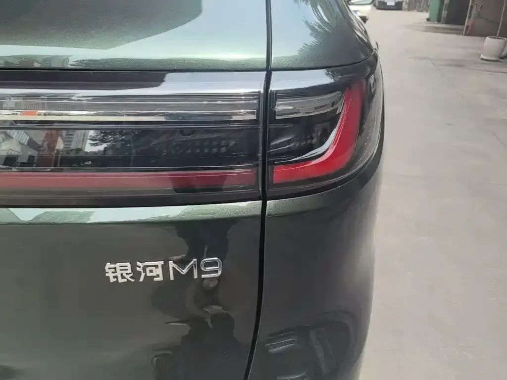 Geely Galaxy M9 — фото 6