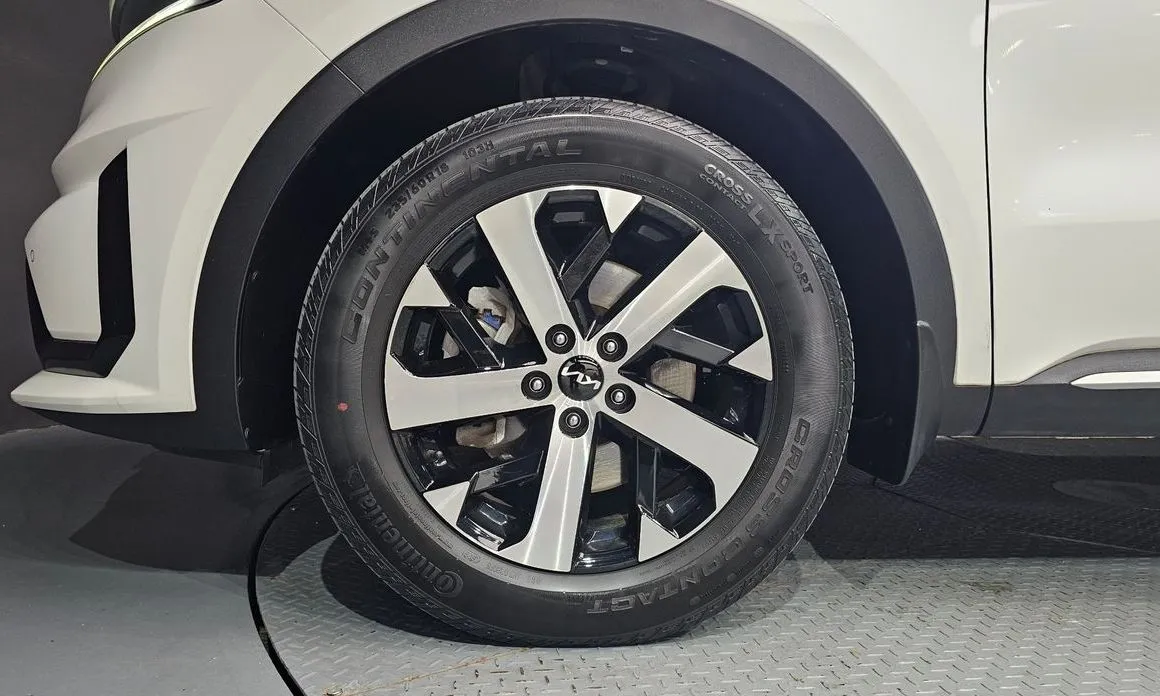 Kia Sorento — фото 7