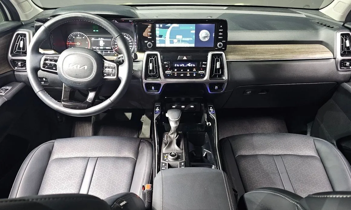 Kia Sorento — фото 8