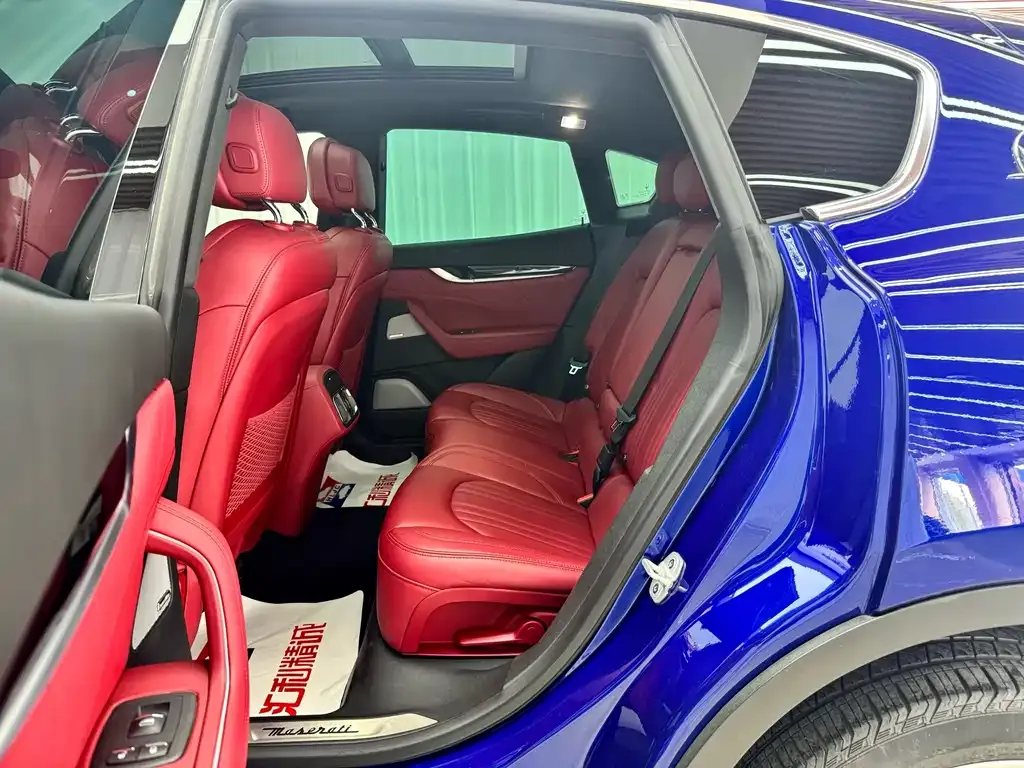 Maserati Levante — фото 3