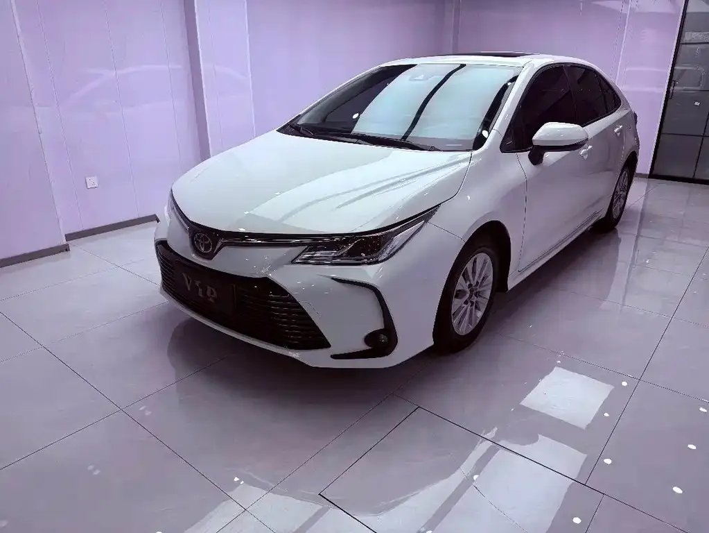 Toyota Corolla — фото 1