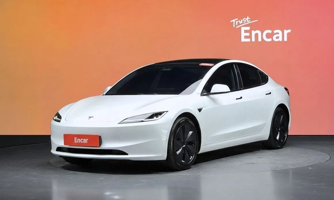 Tesla Model 3 — фото 1