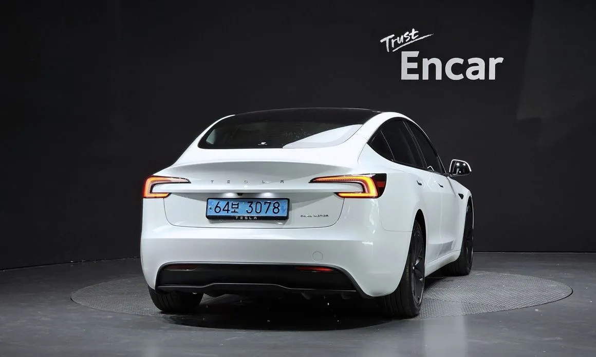 Tesla Model 3 — фото 7