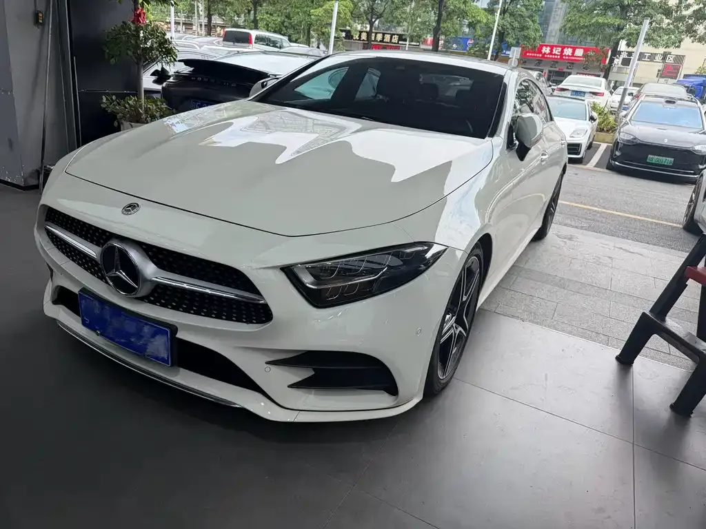 Mercedes-Benz CLS — фото 1