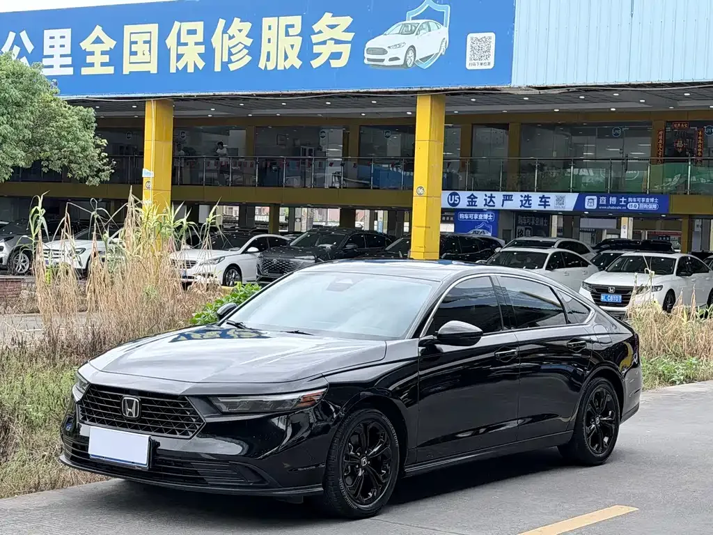 Honda Accord — фото 1