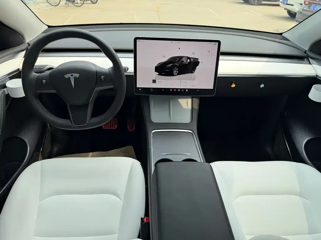 Tesla Model Y — фото 2