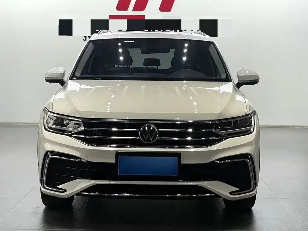 Volkswagen Tiguan L — фото 2