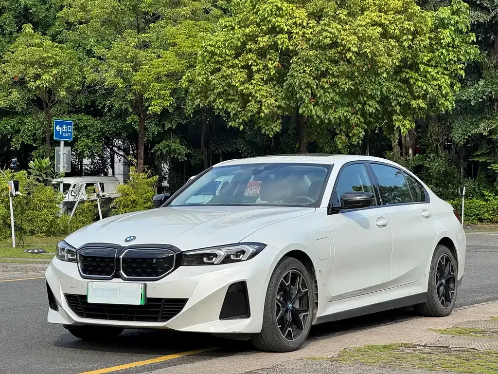 BMW i3 — фото 1