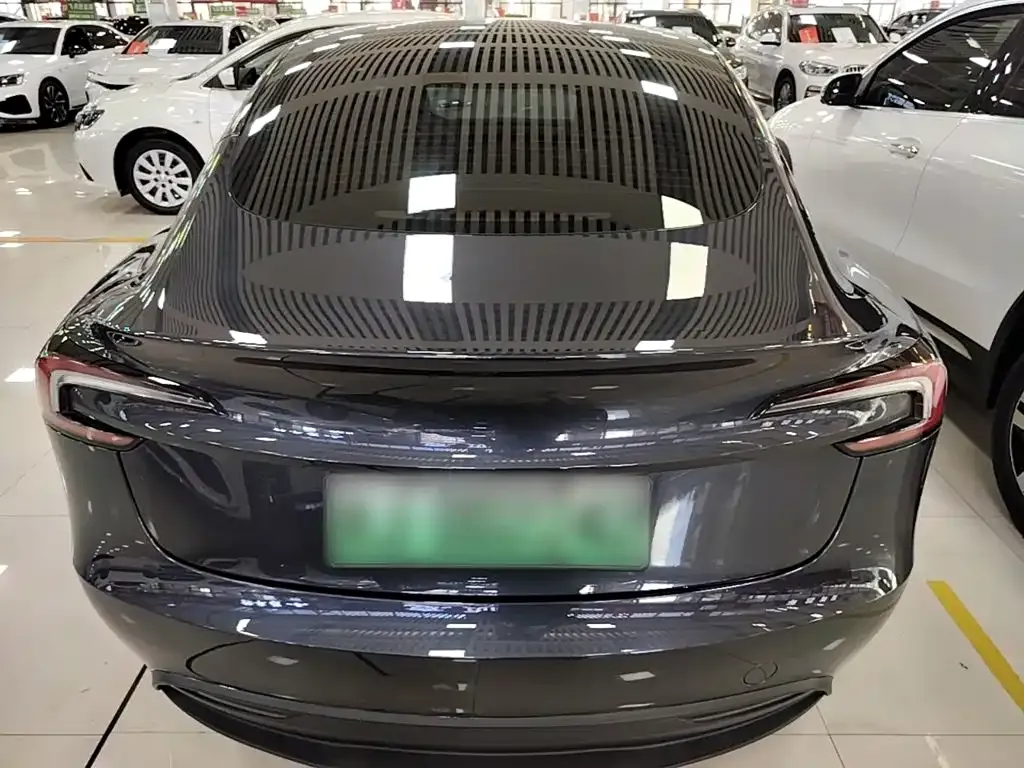 Tesla Model 3 — фото 8