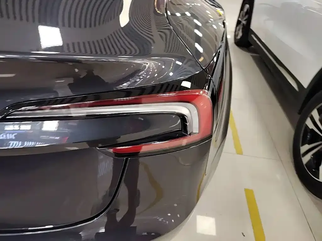 Tesla Model 3 — фото 4