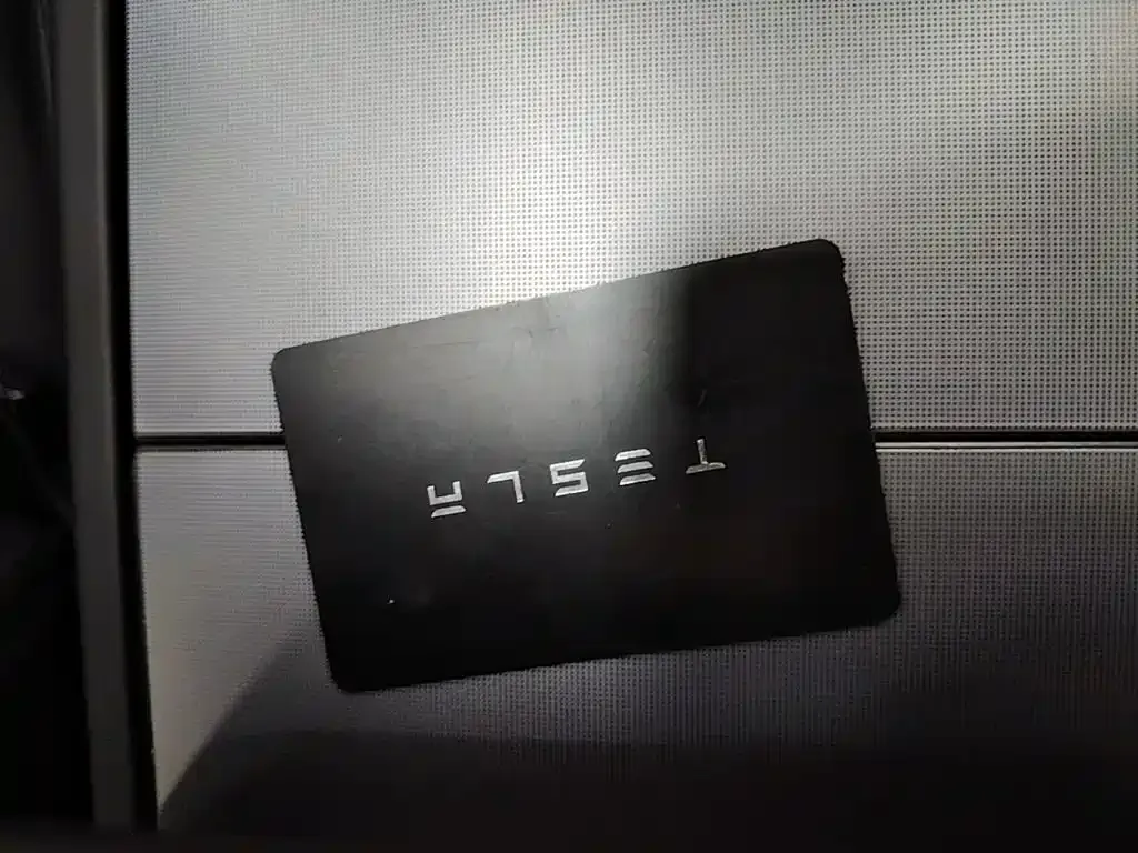 Tesla Model 3 — фото 2