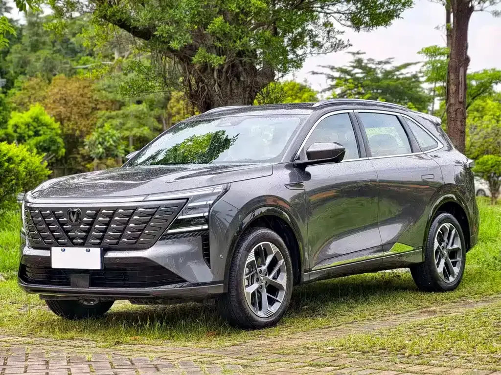 Changan CS75 PLUS — фото 1