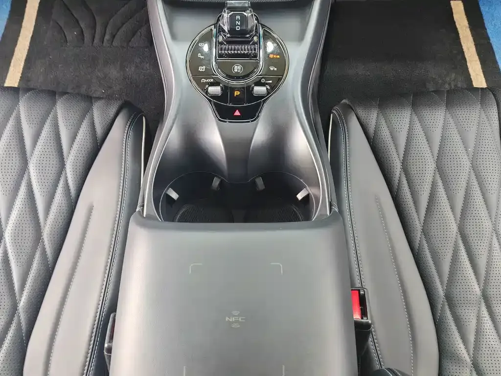 BYD Seal — фото 10