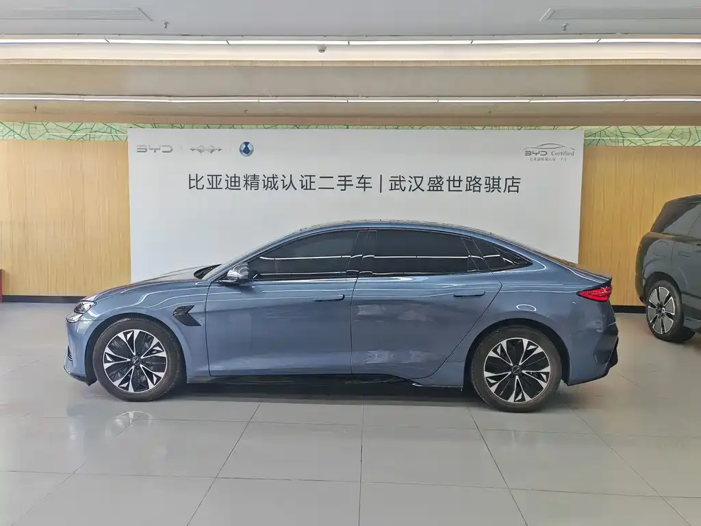 BYD Seal — фото 8