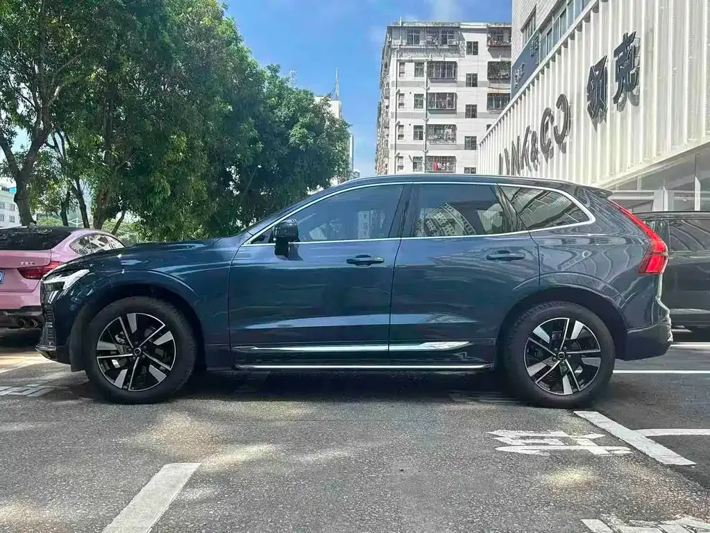 Volvo XC60 — фото 7