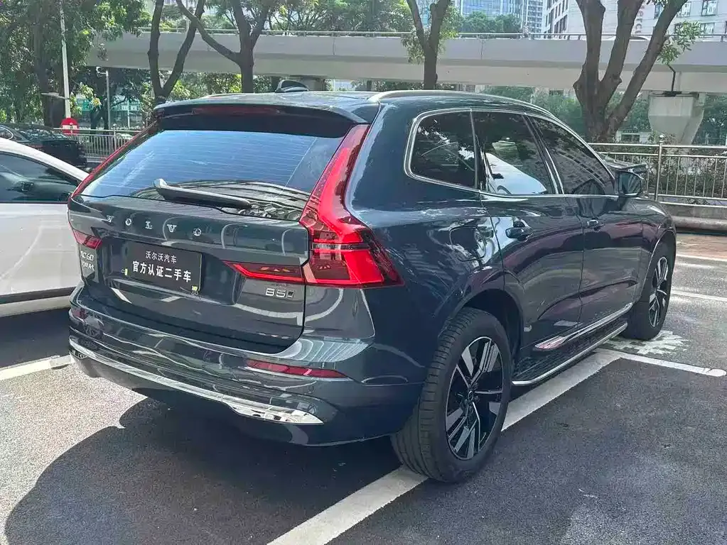 Volvo XC60 — фото 9