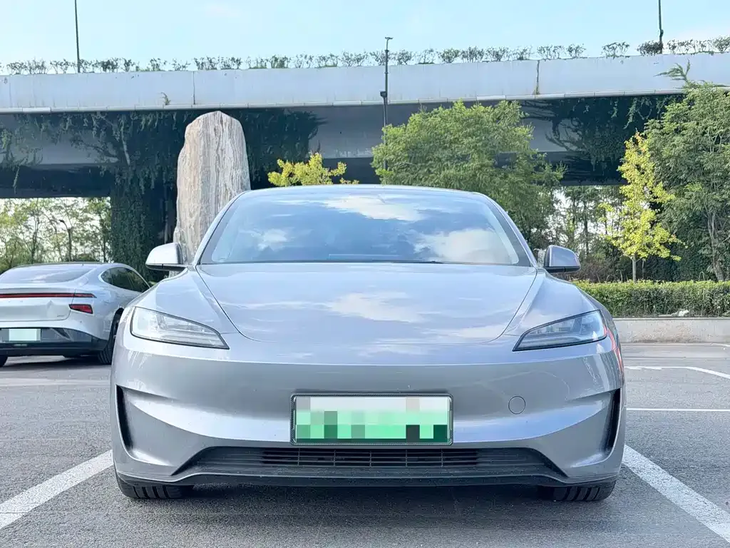 Tesla Model 3 — фото 9