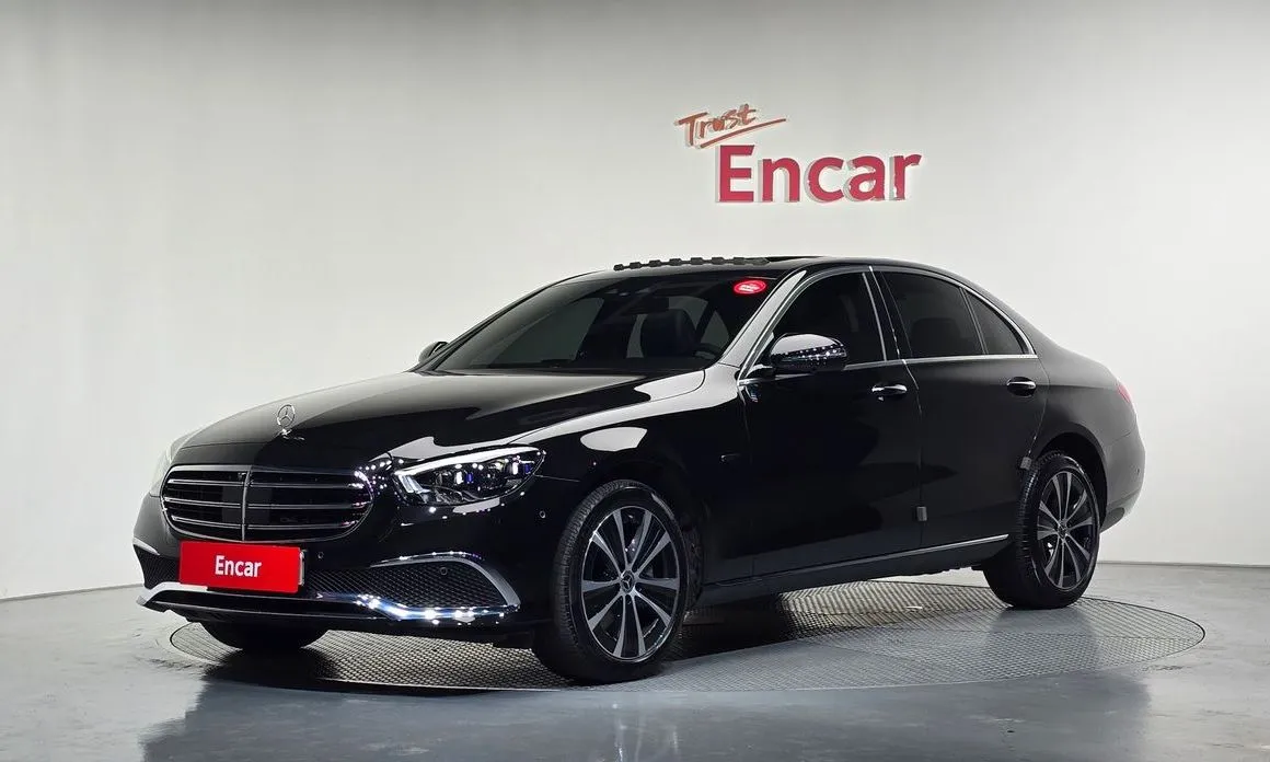 Mercedes-Benz E-Class — фото 1