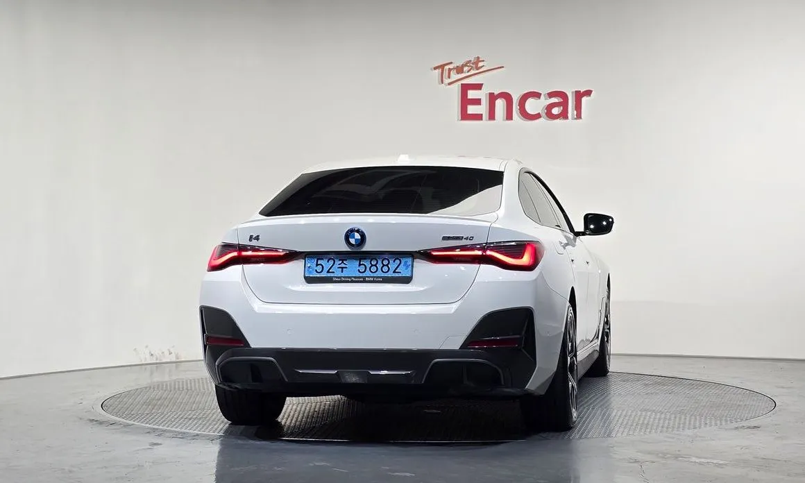 BMW i4 — фото 4