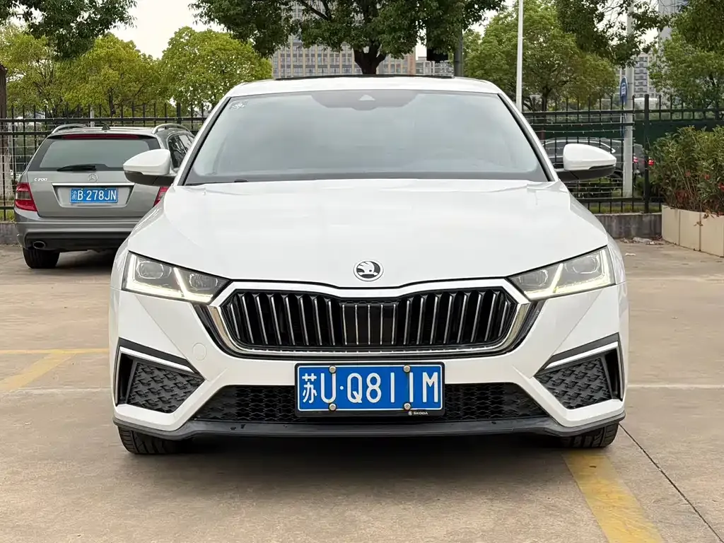 Skoda Octavia — фото 7
