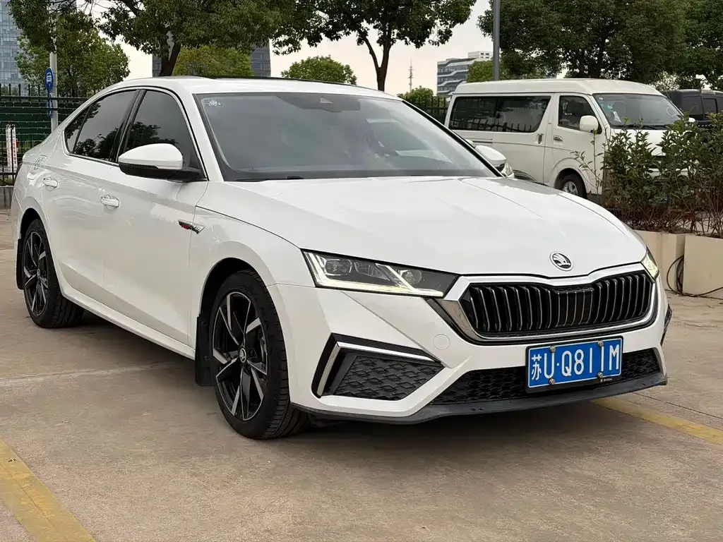Skoda Octavia — фото 10