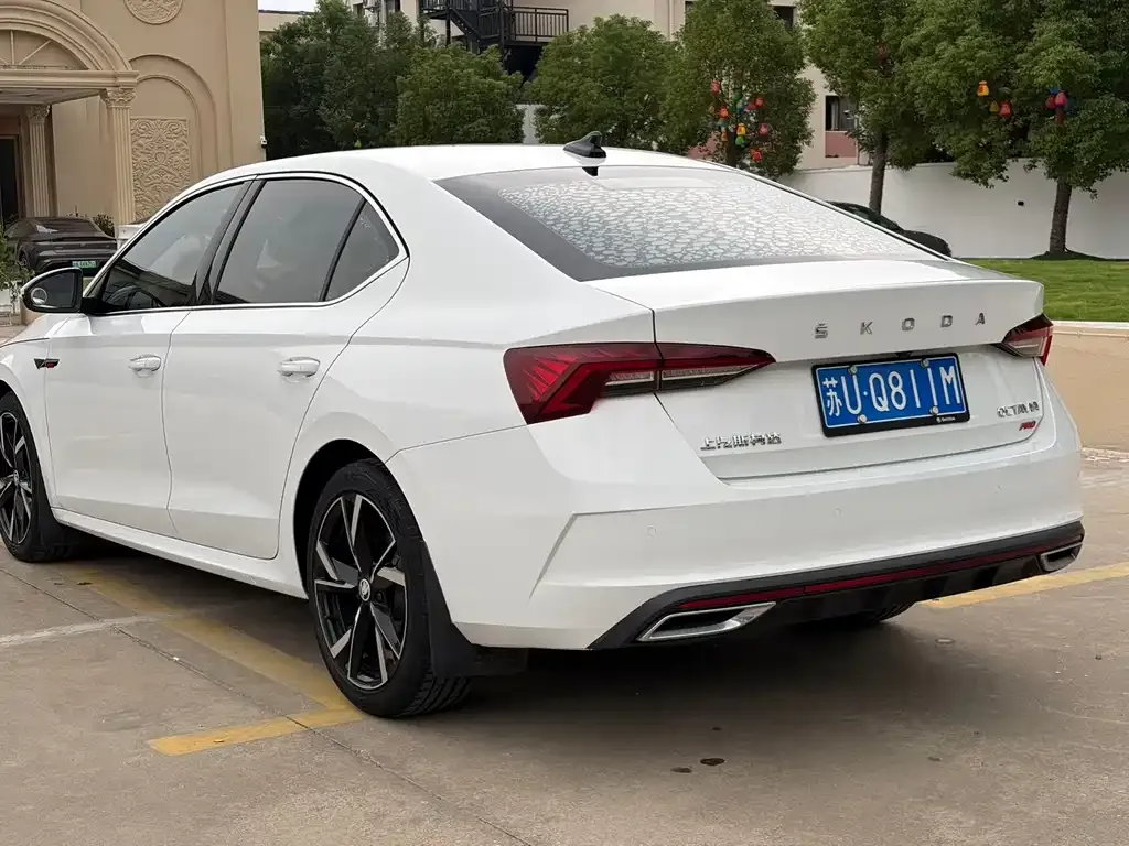 Skoda Octavia — фото 5