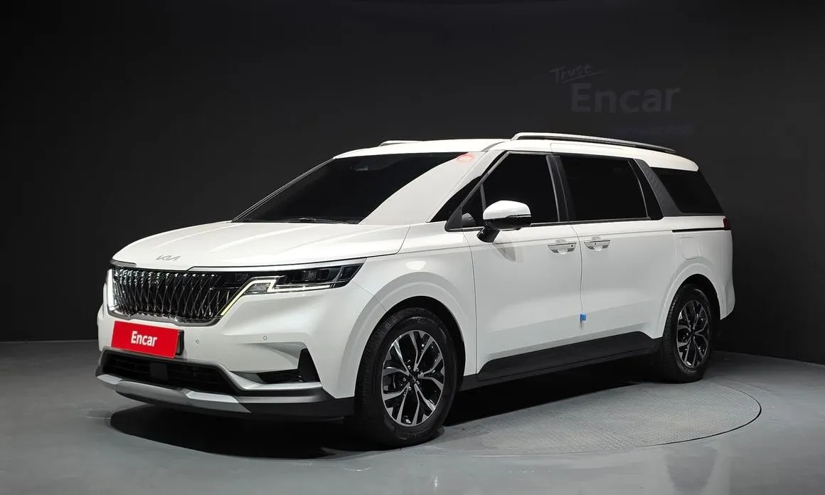 Kia Carnival — фото 1