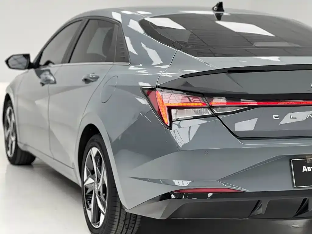 Hyundai Elantra — фото 6