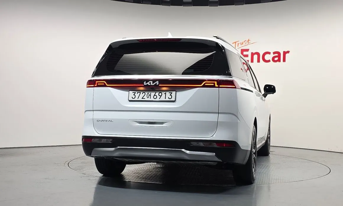 Kia Carnival — фото 3