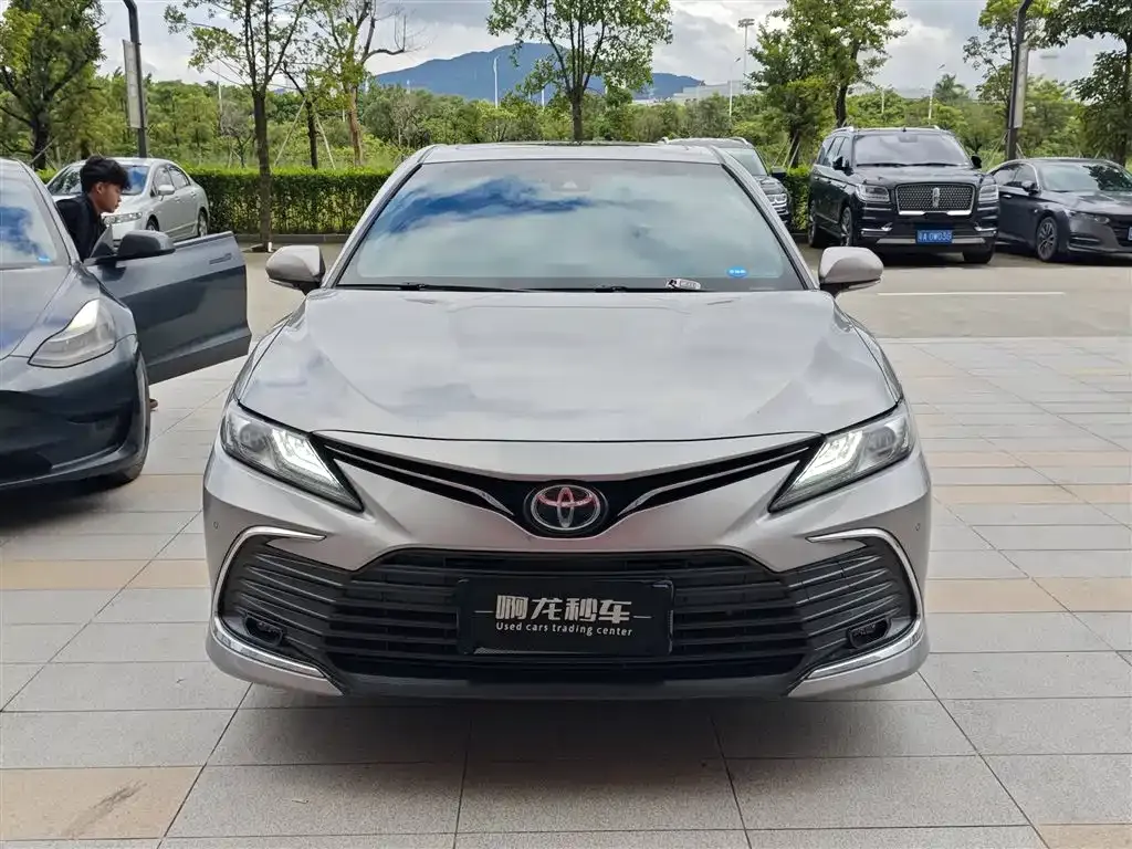 Toyota Camry — фото 5