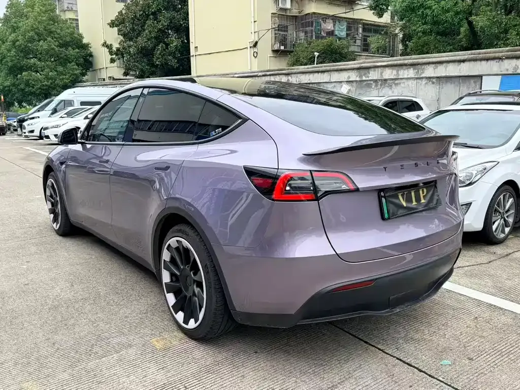 Tesla Model Y — фото 9