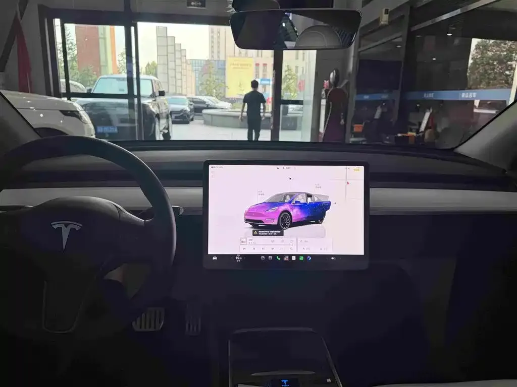 Tesla Model Y — фото 9