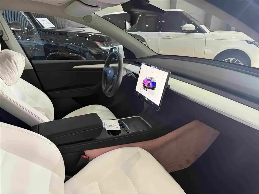 Tesla Model Y — фото 2