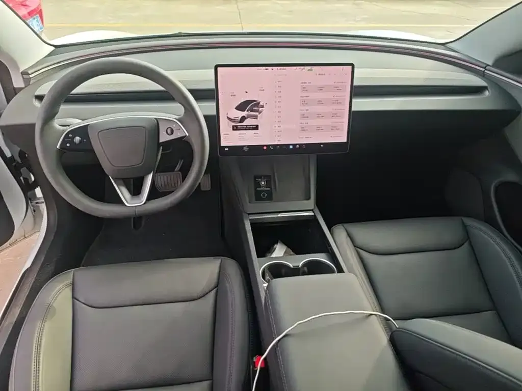Tesla Model 3 — фото 6